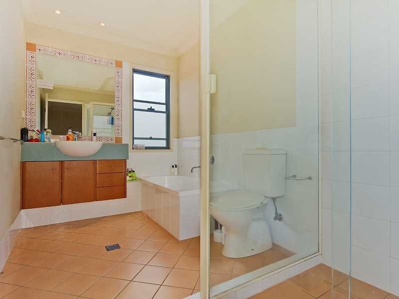 107/20 Fairway Drive, Clear Island Waters QLD 4226