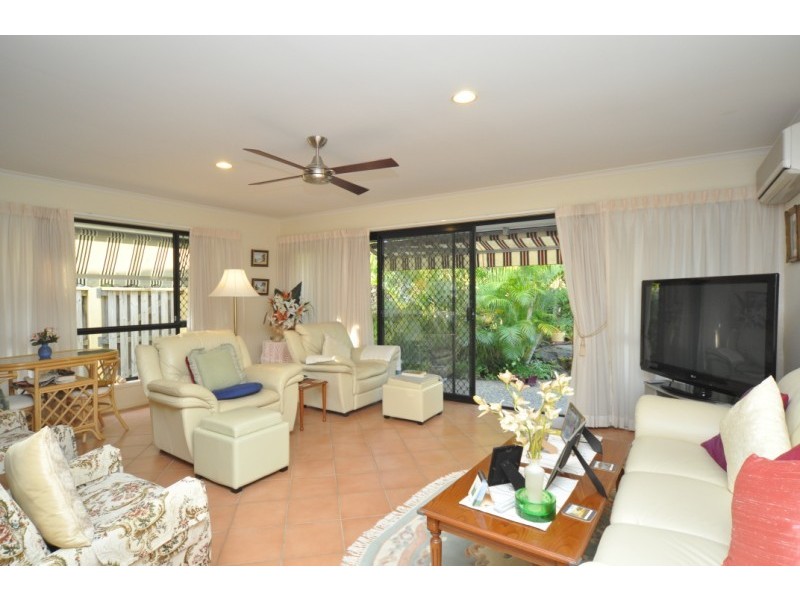 11/4 Bronberg Court, Southport QLD 4215