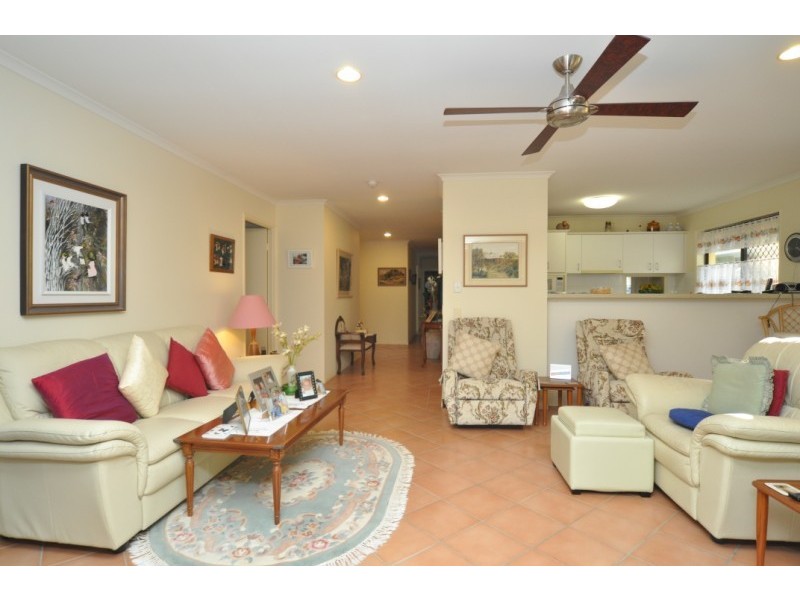 11/4 Bronberg Court, Southport QLD 4215