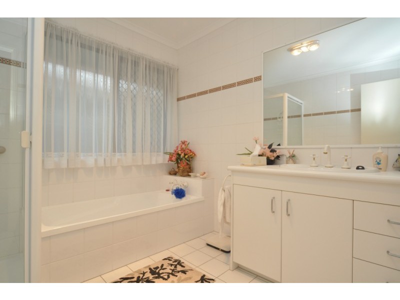 11/4 Bronberg Court, Southport QLD 4215