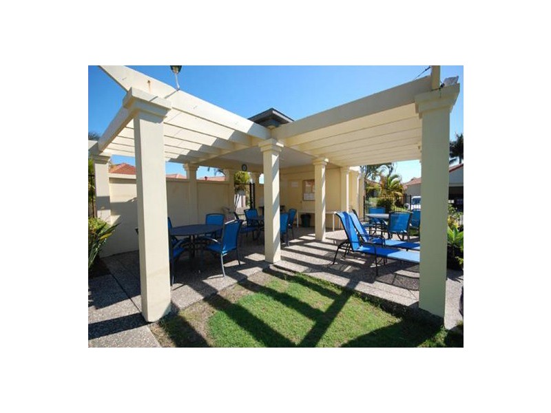 11/4 Bronberg Court, Southport QLD 4215