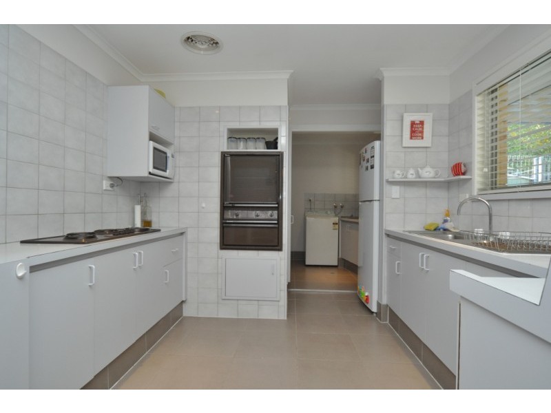 2/5 Heffernan Crescent, Southport QLD 4215