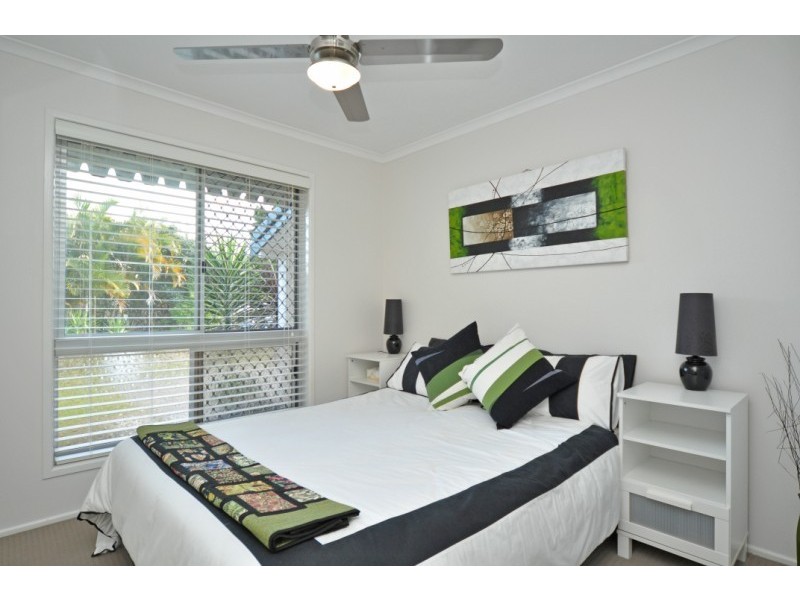 2/5 Heffernan Crescent, Southport QLD 4215