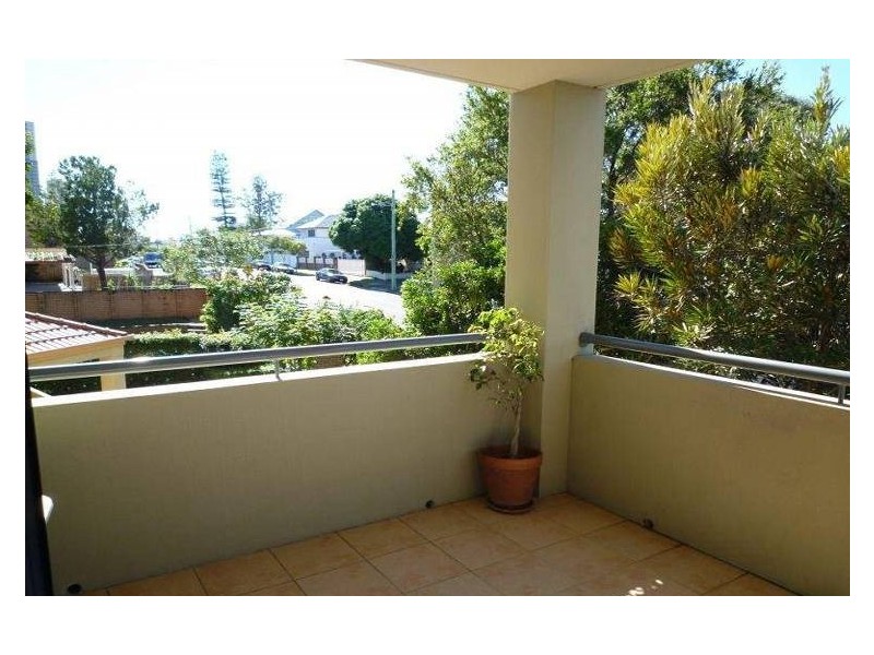 10/25 Chester Terrace, Southport QLD 4215