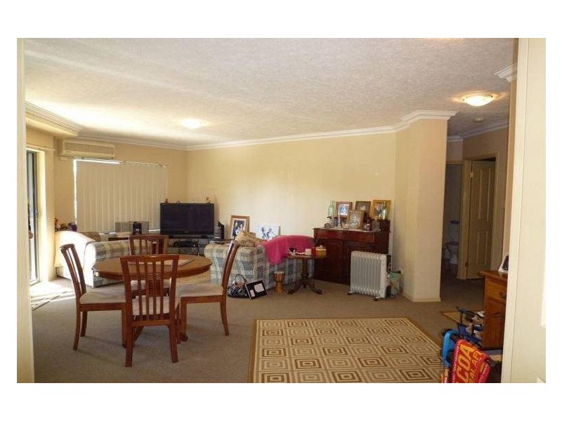 10/25 Chester Terrace, Southport QLD 4215