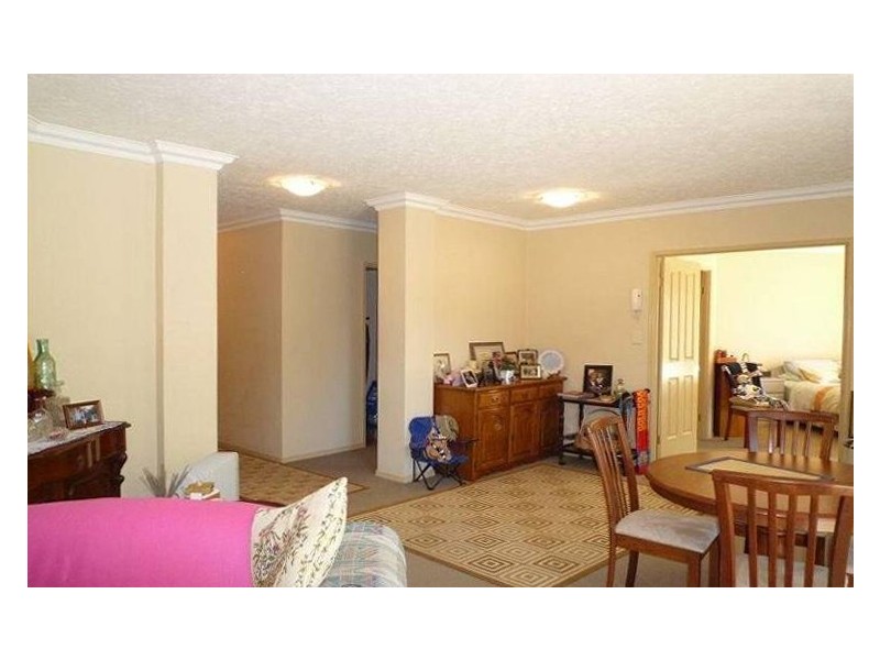 10/25 Chester Terrace, Southport QLD 4215
