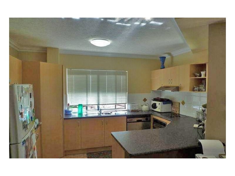 10/25 Chester Terrace, Southport QLD 4215