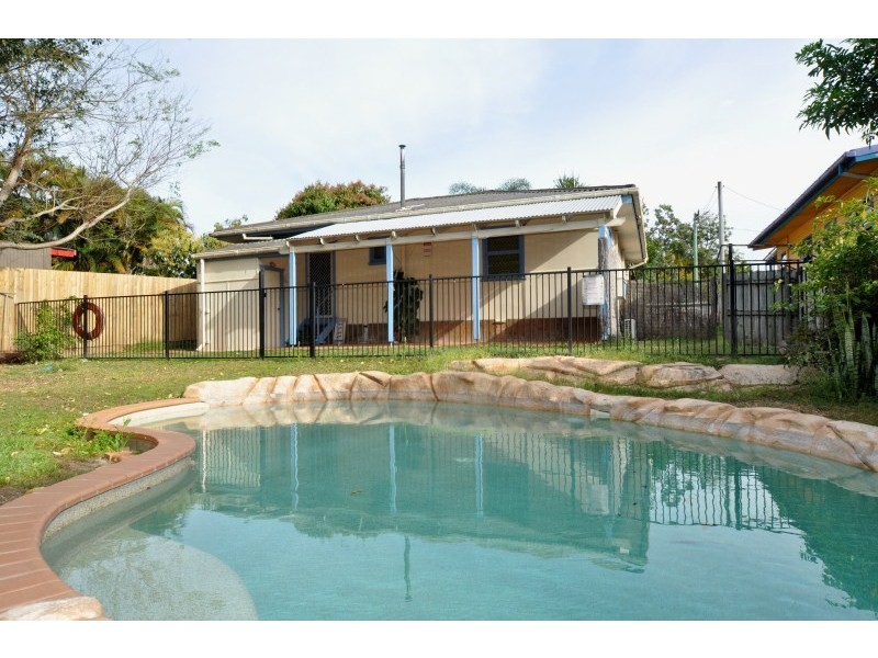 3 First Avenue, Labrador QLD 4215