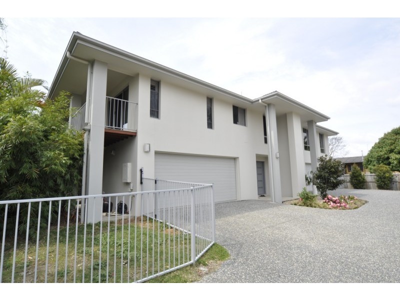 1 & 2/16A Broad Street, Labrador QLD 4215