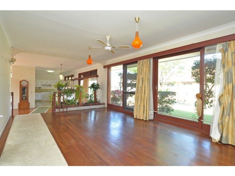 26 Margaroola Avenue, Biggera Waters QLD 4216