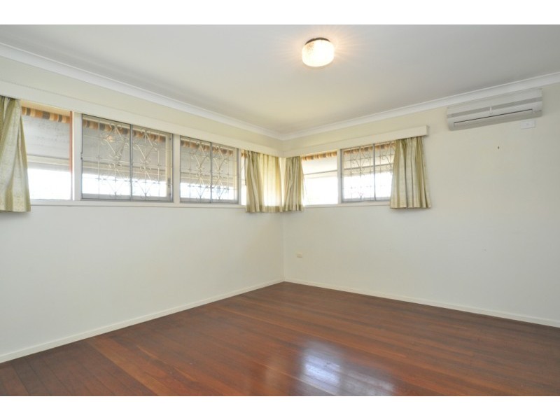 26 Margaroola Avenue, Biggera Waters QLD 4216