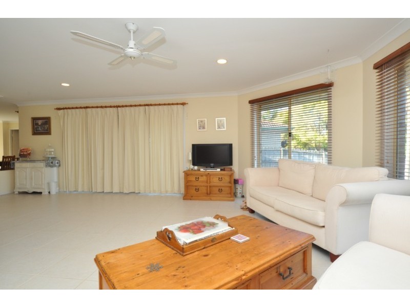 14 Maidstone Place, Parkwood QLD 4214