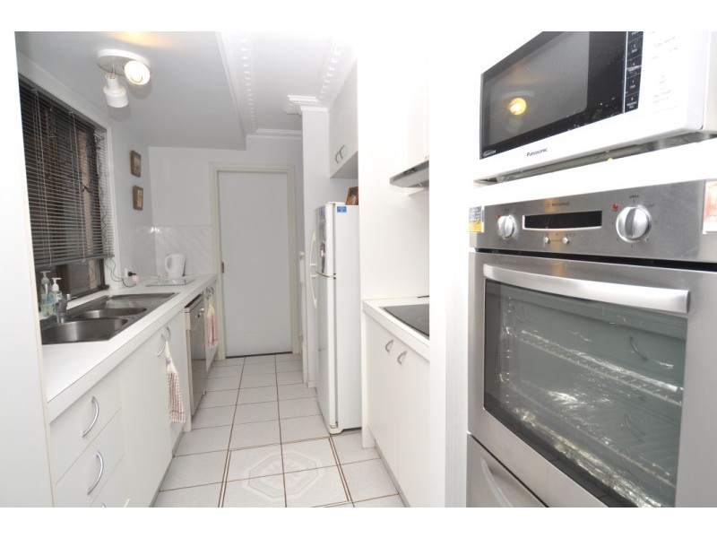 10/202 Central Street, Labrador QLD 4215