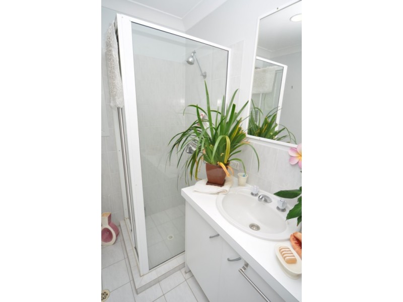 10/202 Central Street, Labrador QLD 4215