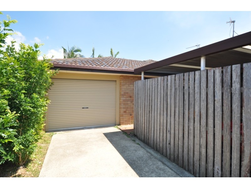 2/45 Government Road, Labrador QLD 4215