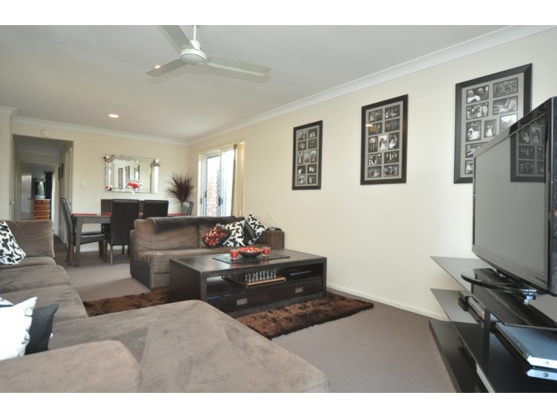 2/12 Calvary Court, Labrador QLD 4215