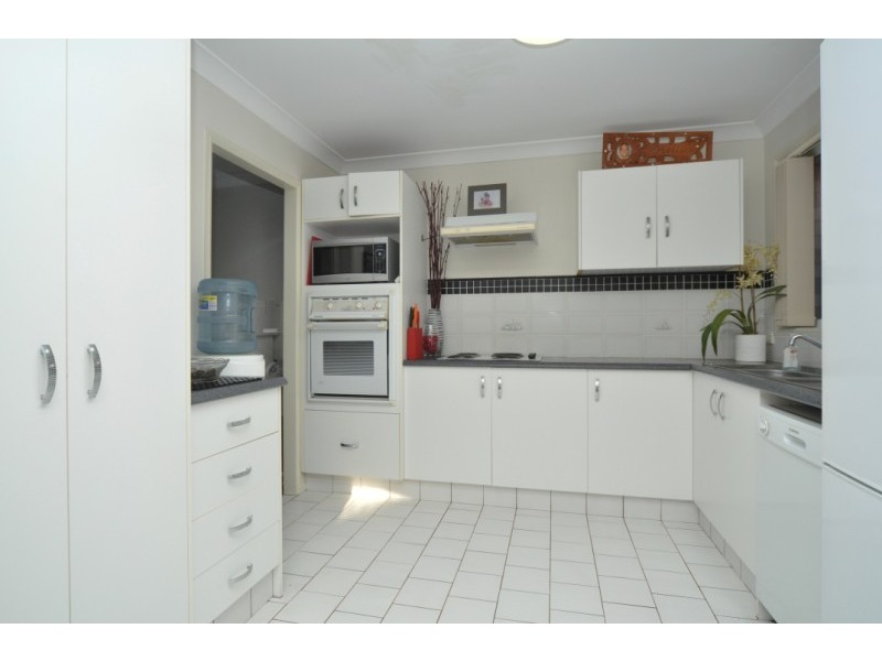 2/12 Calvary Court, Labrador QLD 4215