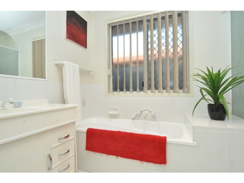 2/12 Calvary Court, Labrador QLD 4215