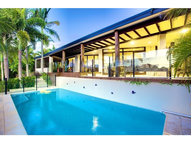 1033 Rosebank Way, Hope Island QLD 4212