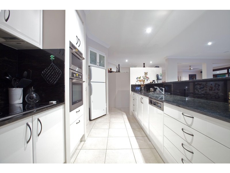 1033 Rosebank Way, Hope Island QLD 4212