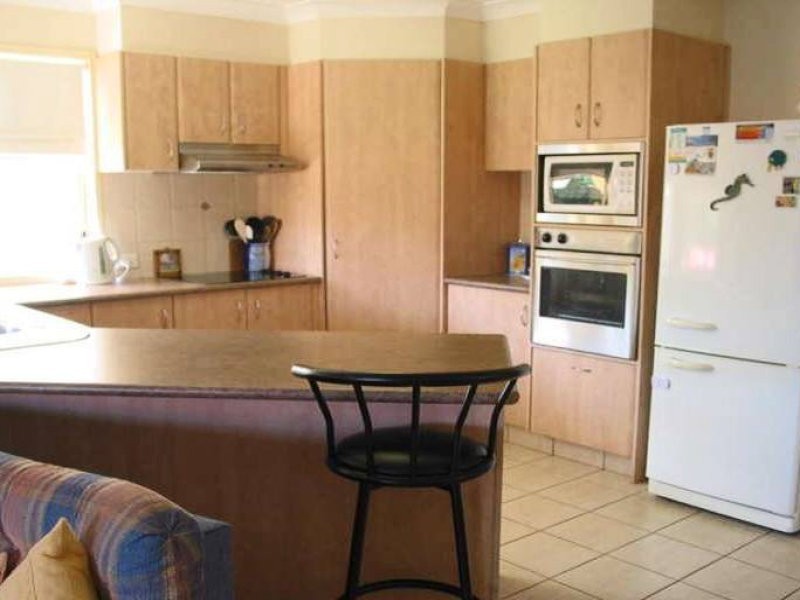 4 Howland Circuit, Pacific Pines QLD 4211