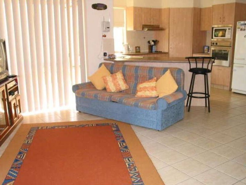 4 Howland Circuit, Pacific Pines QLD 4211