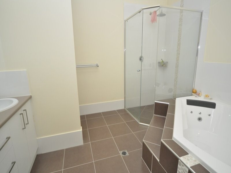 11 Garawarra Crescent, Upper Coomera QLD 4209