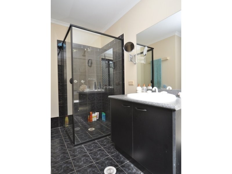 22 Chatham Avenue, Pacific Pines QLD 4211