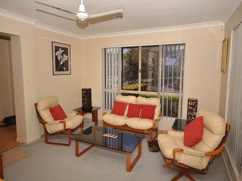 9 Buffalo Crescent, Pacific Pines QLD 4211