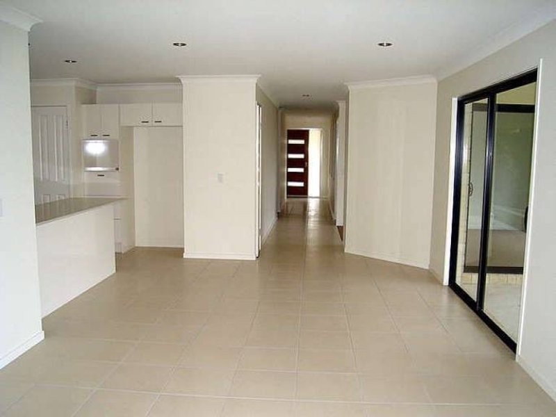 83 Tamworth Drive, Helensvale QLD 4212