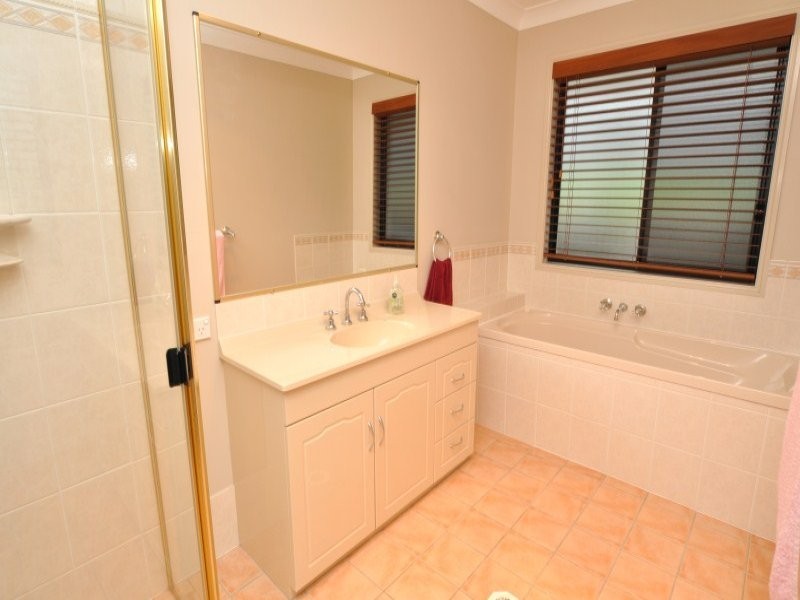 8 Brissendon Street, Maudsland QLD 4210