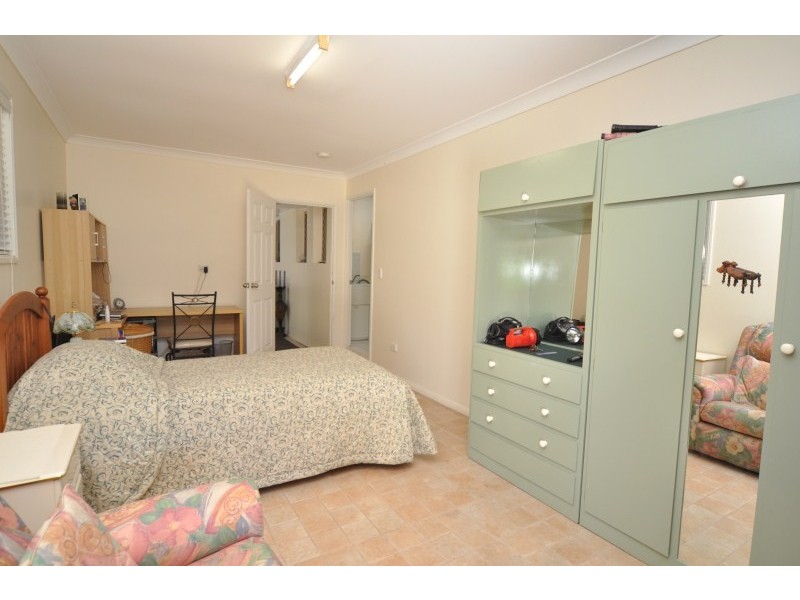 15 Adam Street, Oxenford QLD 4210