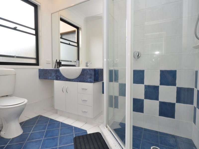 8 Blackwattle Circuit, Arundel QLD 4214