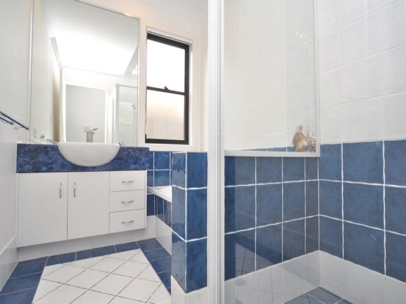 8 Blackwattle Circuit, Arundel QLD 4214