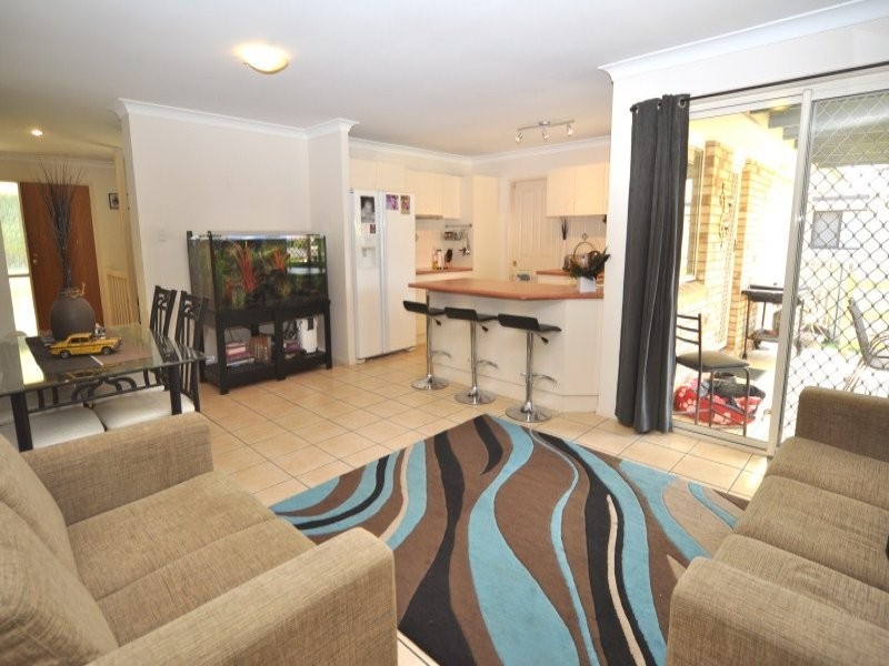 5 Duror Street, Pacific Pines QLD 4211