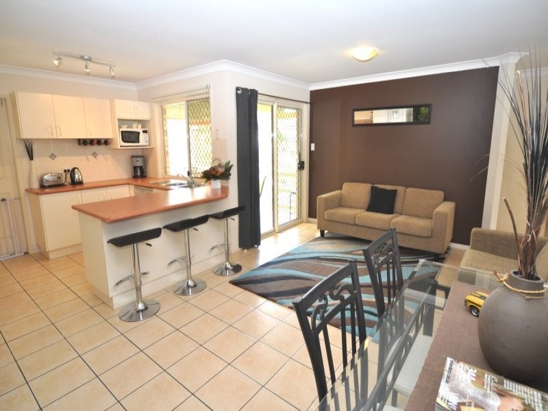 5 Duror Street, Pacific Pines QLD 4211
