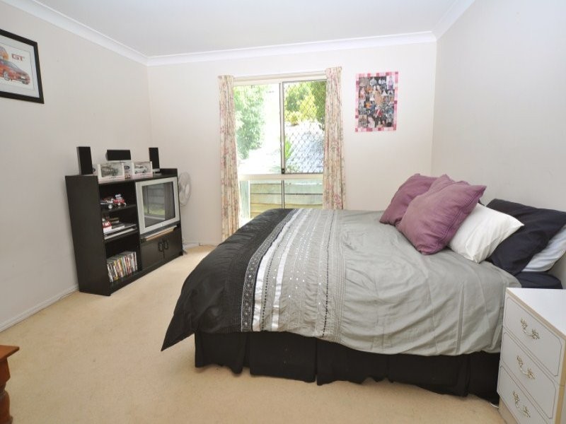 5 Duror Street, Pacific Pines QLD 4211