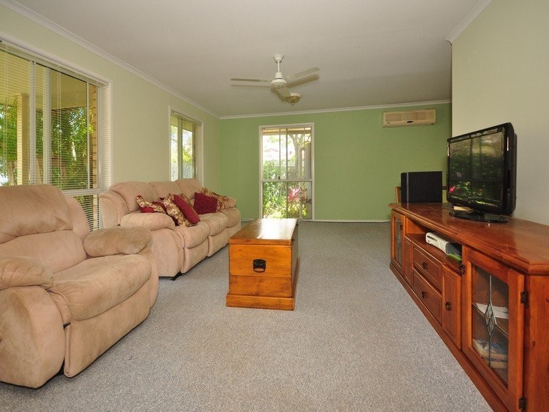 6 Penrith Court, Helensvale QLD 4212