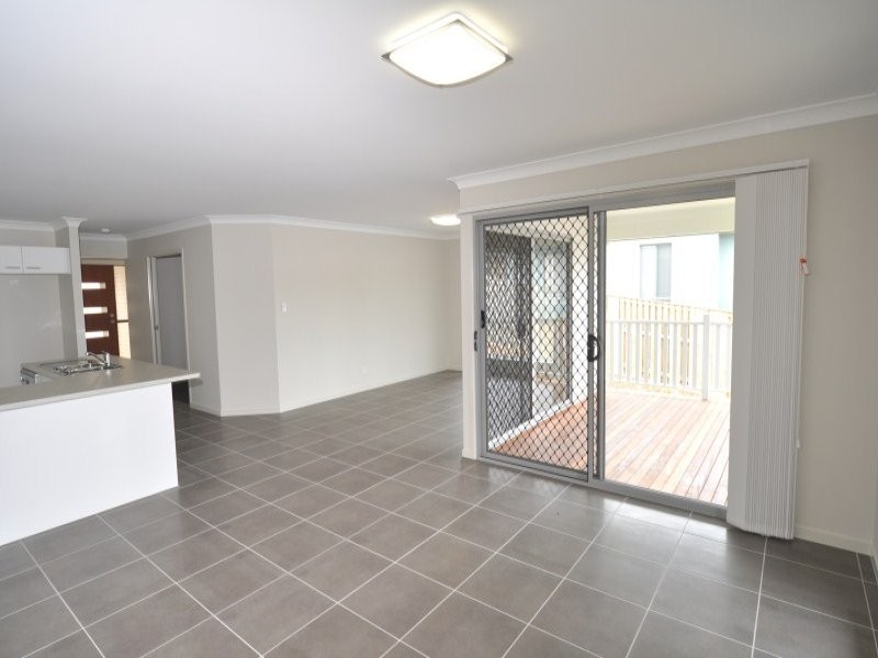 65 Diamantina Circuit, Pacific Pines QLD 4211