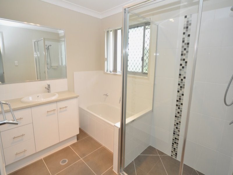 65 Diamantina Circuit, Pacific Pines QLD 4211