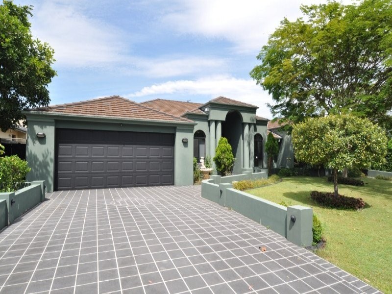 53 Highvale Drive, Helensvale QLD 4212