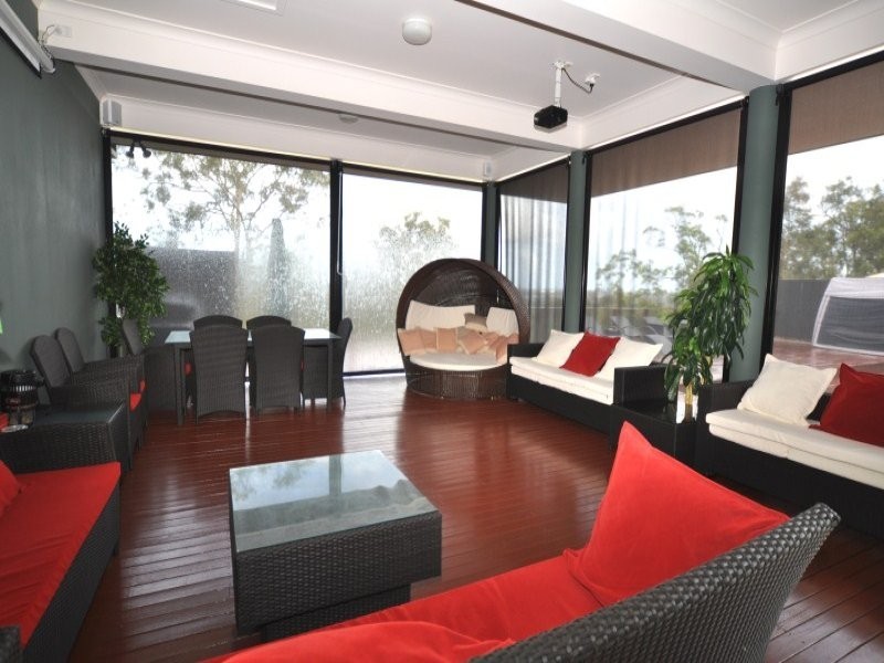 53 Highvale Drive, Helensvale QLD 4212