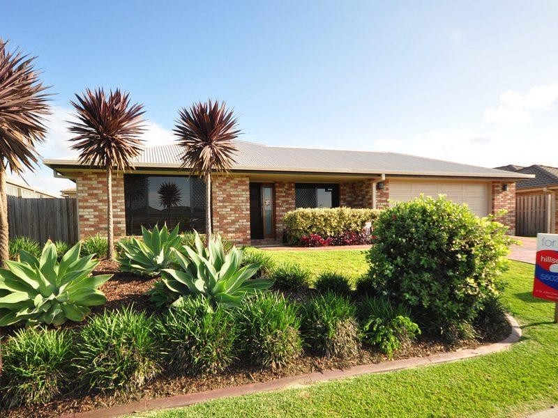 4 Sylvia Street, Pacific Pines QLD 4211