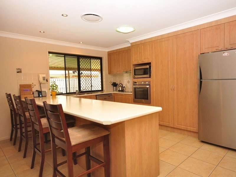 4 Sylvia Street, Pacific Pines QLD 4211