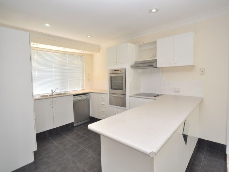 9 Halbury Court, Helensvale QLD 4212