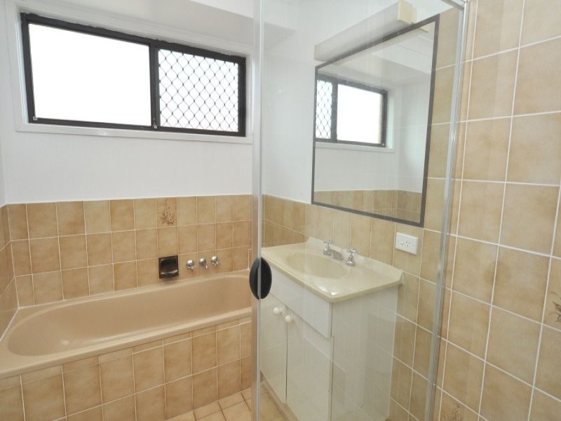 9 Halbury Court, Helensvale QLD 4212