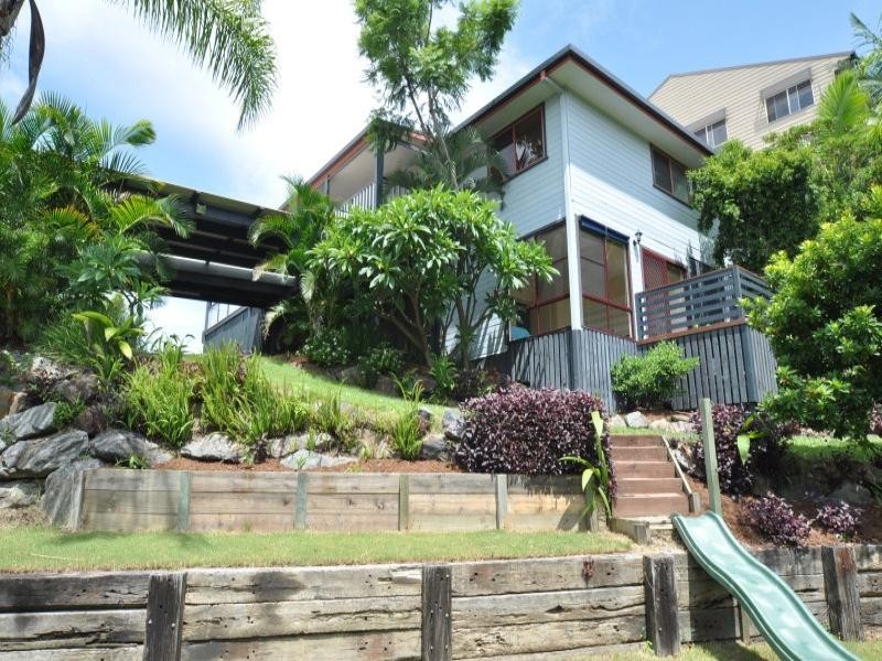 13 Windward Rise, Pacific Pines QLD 4211
