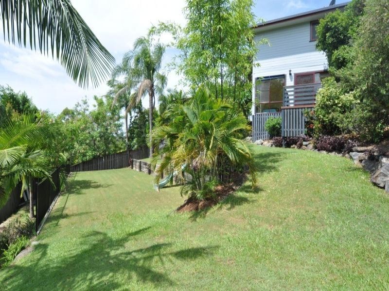 13 Windward Rise, Pacific Pines QLD 4211