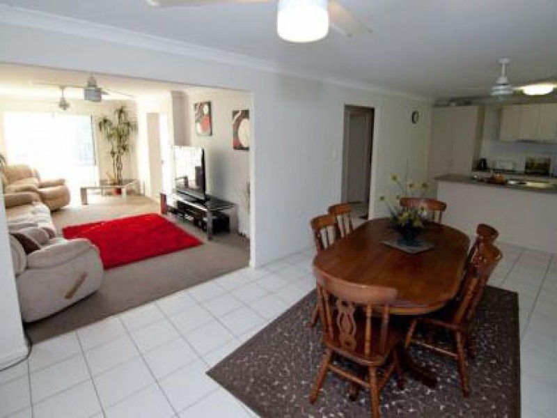 4 Taske Rise, Pacific Pines QLD 4211
