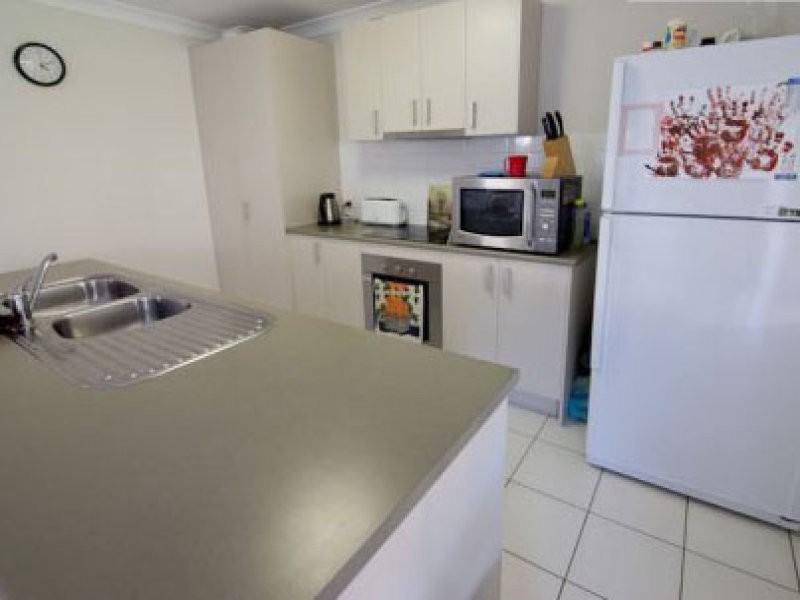 4 Taske Rise, Pacific Pines QLD 4211